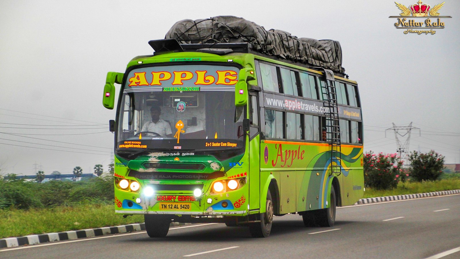 Apple Travels bus